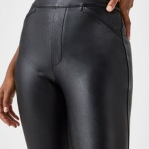 [NWT]Spanx Leather-Like Flare Pant Luxe Black / Petite / XS
